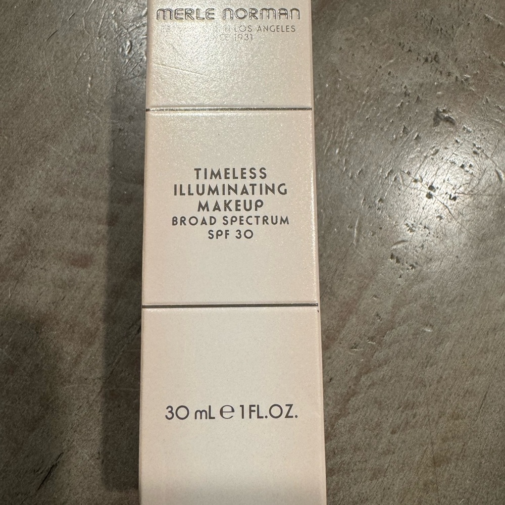 Merle Norman Timeless Illuminating Makeup - Soft Beige 1 oz NIB